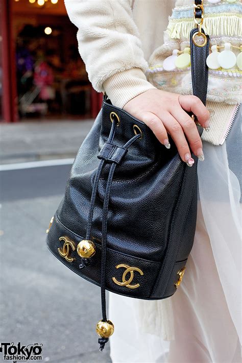 chanel vintage bag street